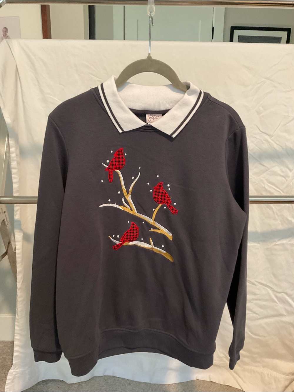 Vintage 90’s Embroidered Cardinal Sweatshirt Small